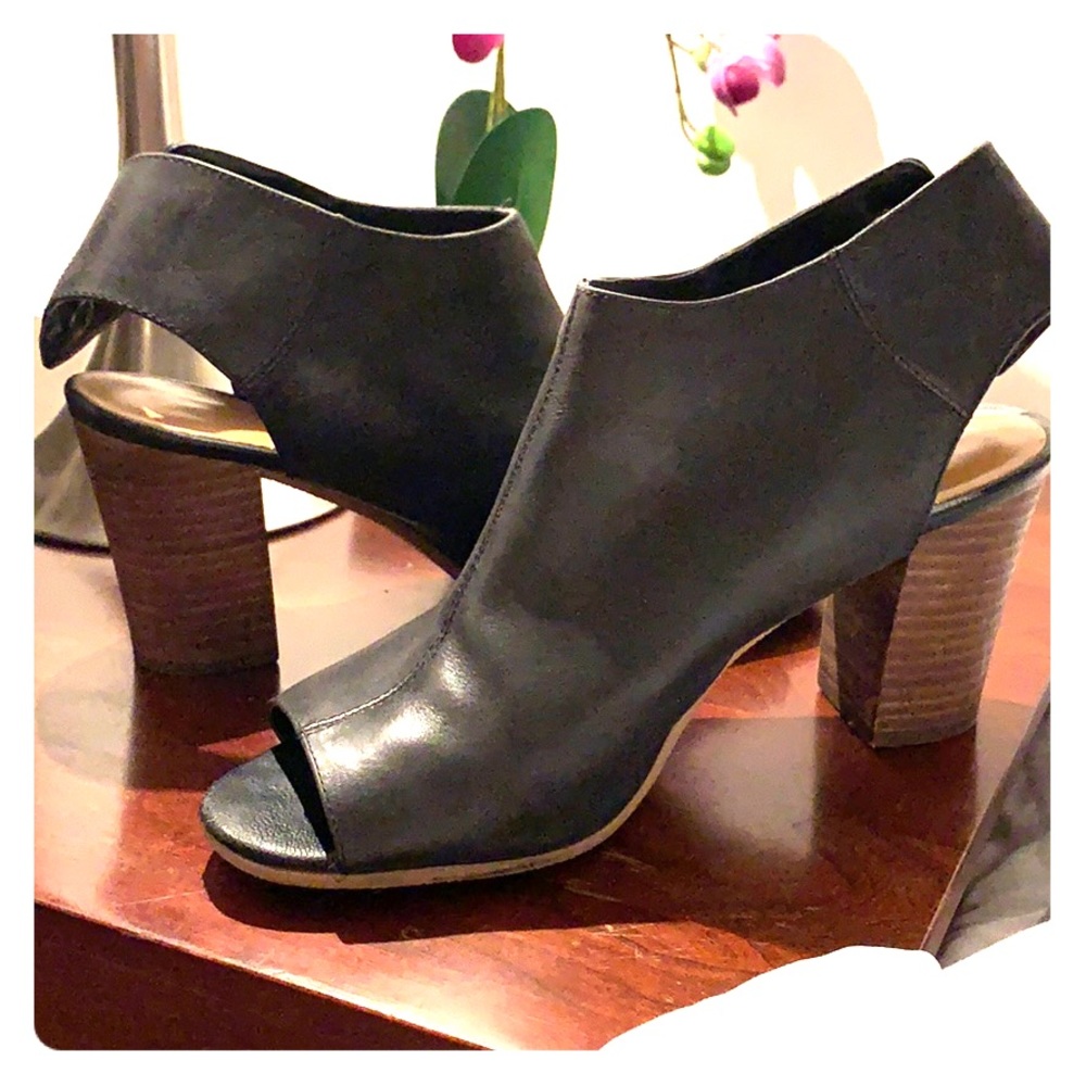 Open toed bootie